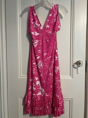 Emilio Pucci Pink & White Halter Dress with a Pleated Hem. Size 6 US